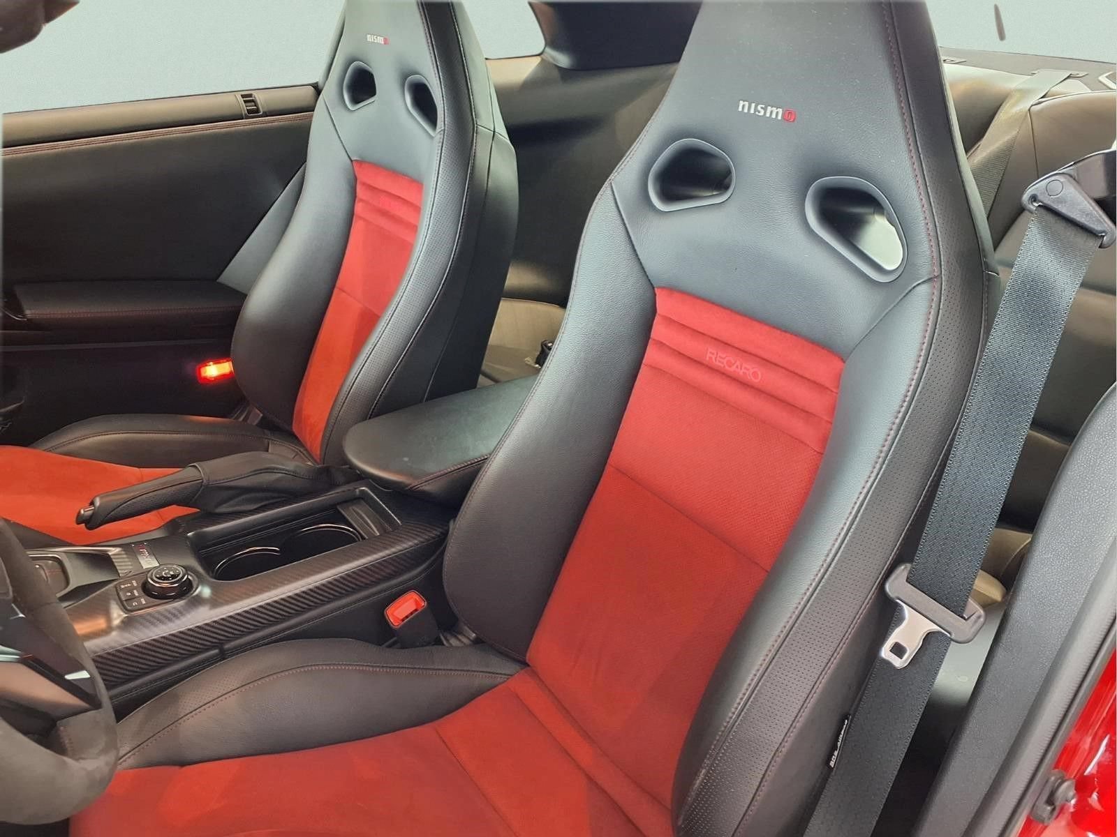 Used 2024 Nissan GT-R NISMO w/ Floor Mat Package AWD/4WD image 13