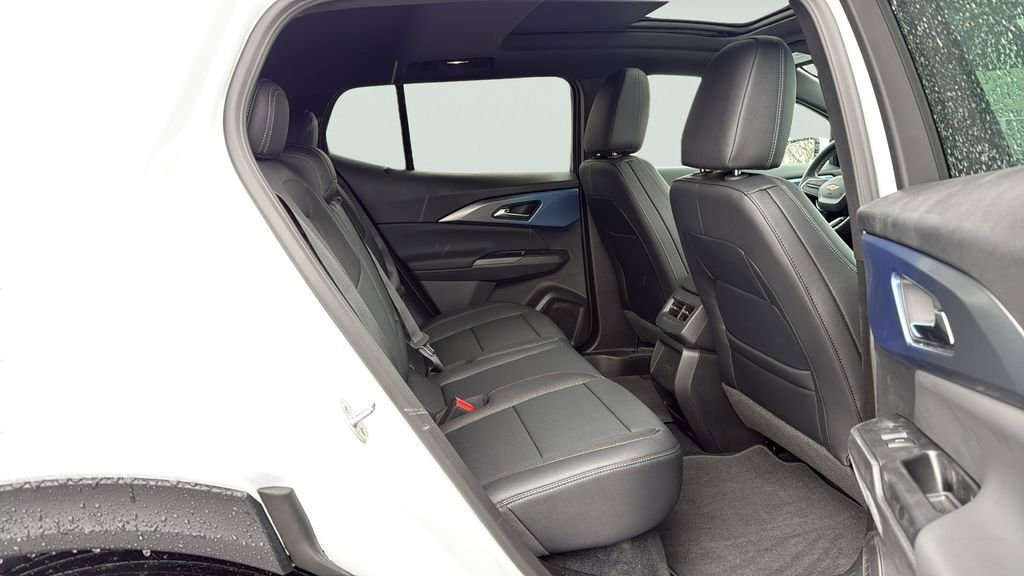 New 2026 Chevrolet Equinox EV LT AWD/4WD image 13