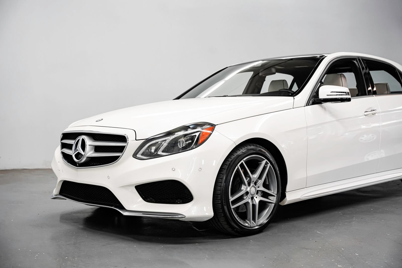 Used 2015 Mercedes-Benz E 400 Sedan image 35