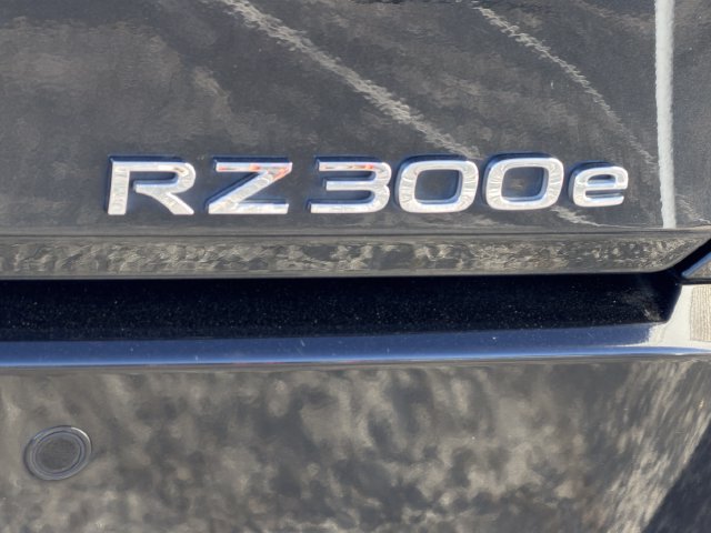 Used 2024 Lexus RZ 300e Premium w/ Technology Package FWD image 6