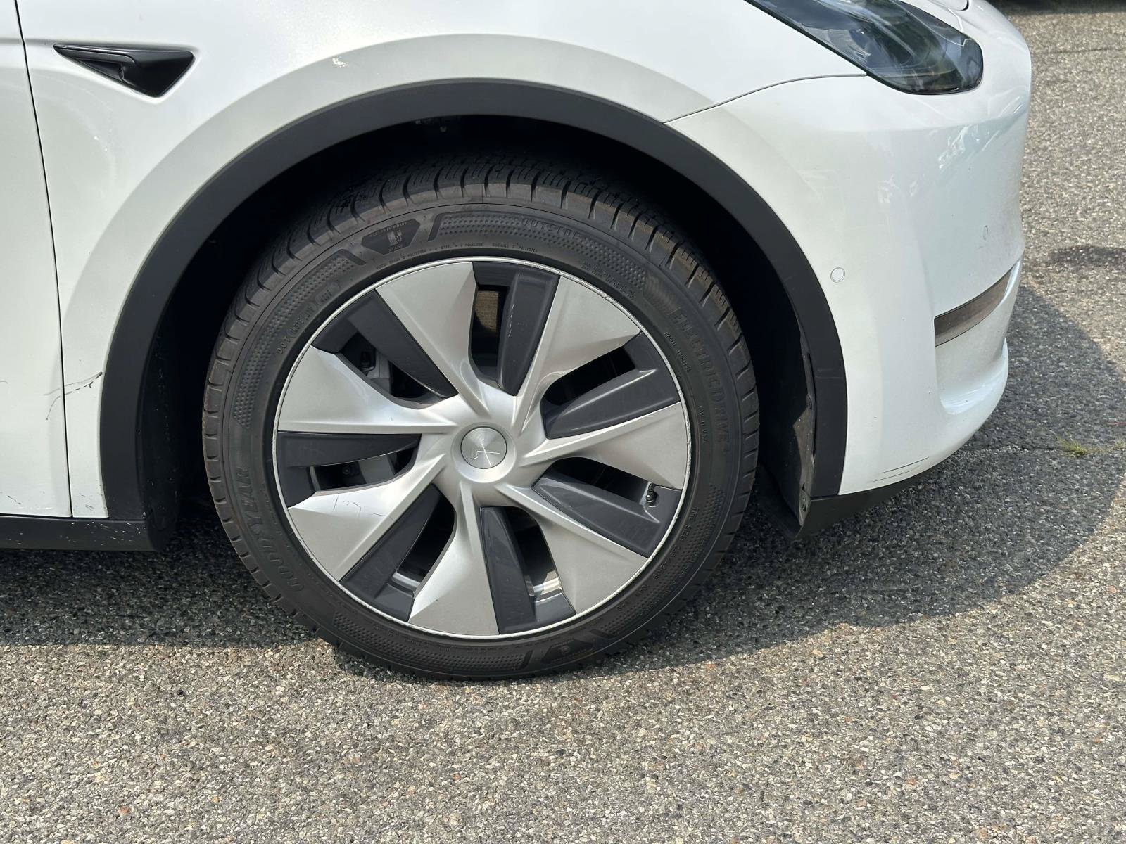 Used 2020 Tesla Model Y Long Range AWD/4WD image 10