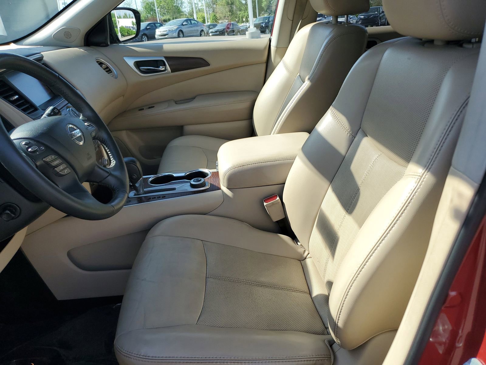 Used 2017 Nissan Pathfinder Platinum w/ Family Entertainment Package AWD/4WD image 18
