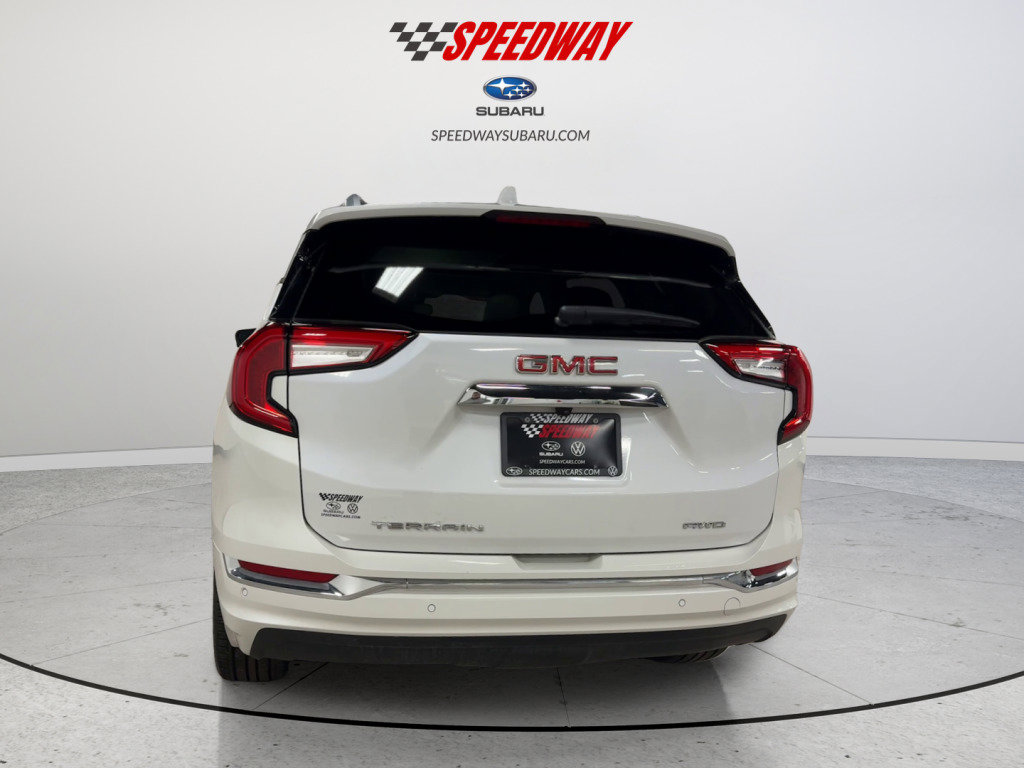 Used 2024 GMC Terrain Denali w/ Denali Premium Package image 8
