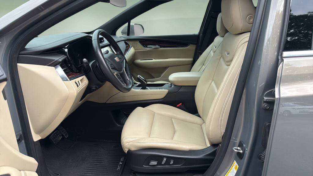 Used 2018 Cadillac XT5 Luxury w/ Driver Awareness Package AWD/4WD image 19