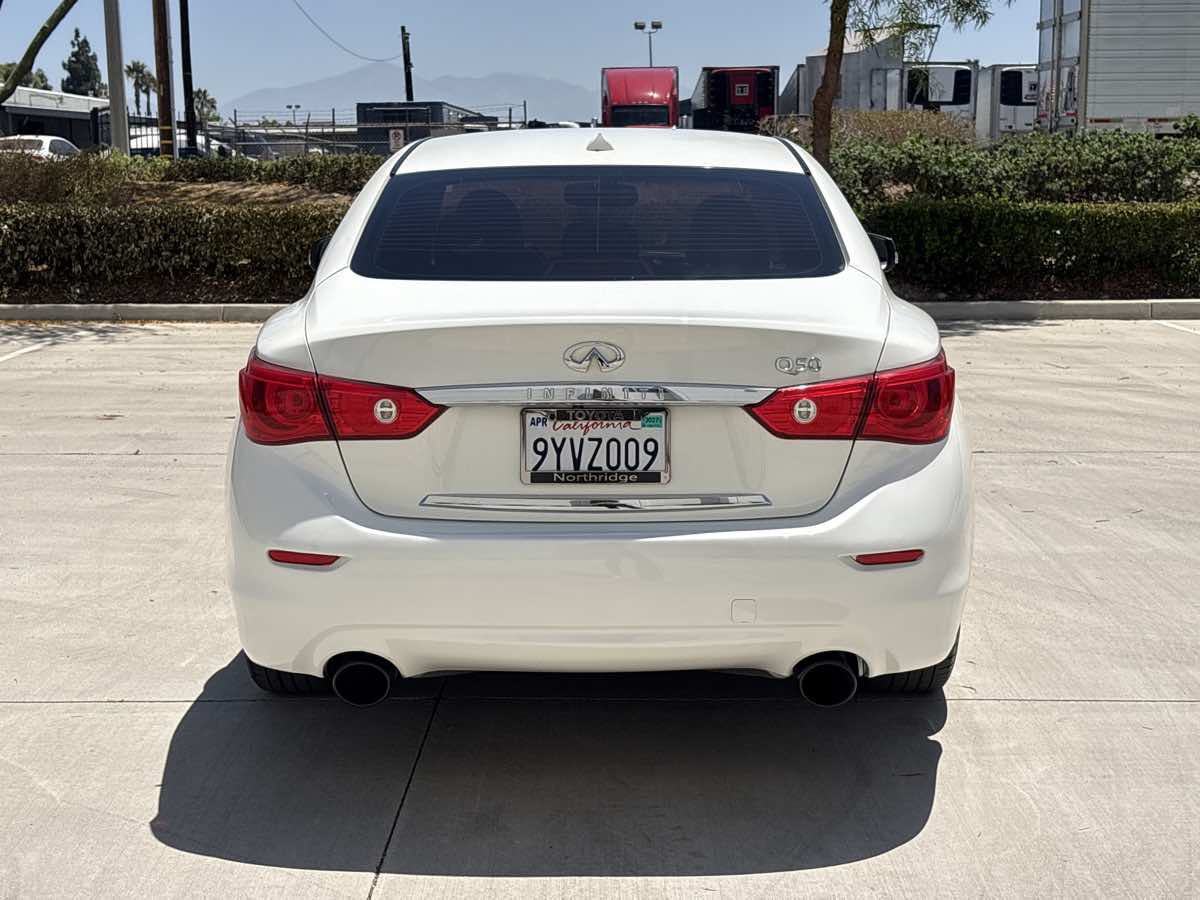 Used 2017 INFINITI Q50 2.0t w/ Moonroof Package RWD image 4