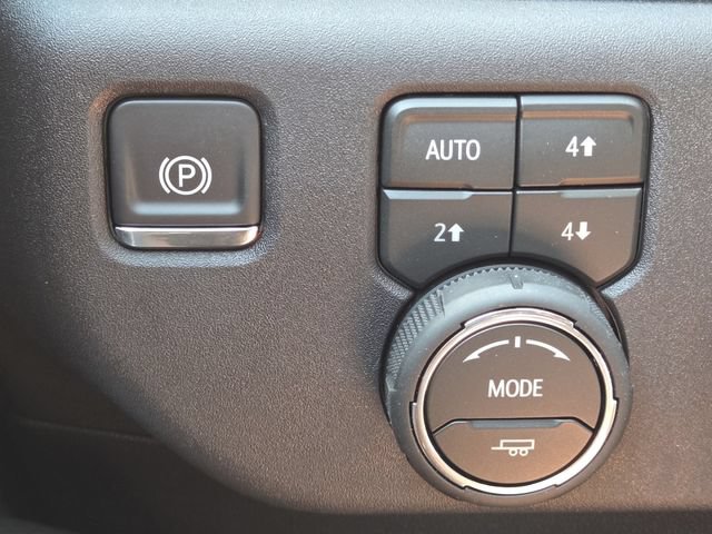 New 2026 Chevrolet Silverado 1500 RST w/ Dark Appearance Package AWD/4WD image 26