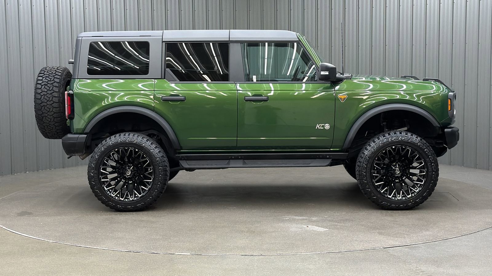 Used 2025 Ford Bronco Badlands image 6