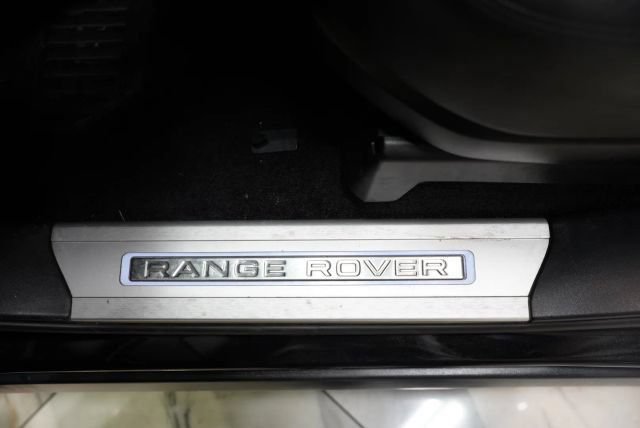 Used 2020 Land Rover Range Rover Long Wheelbase HSE AWD/4WD image 38