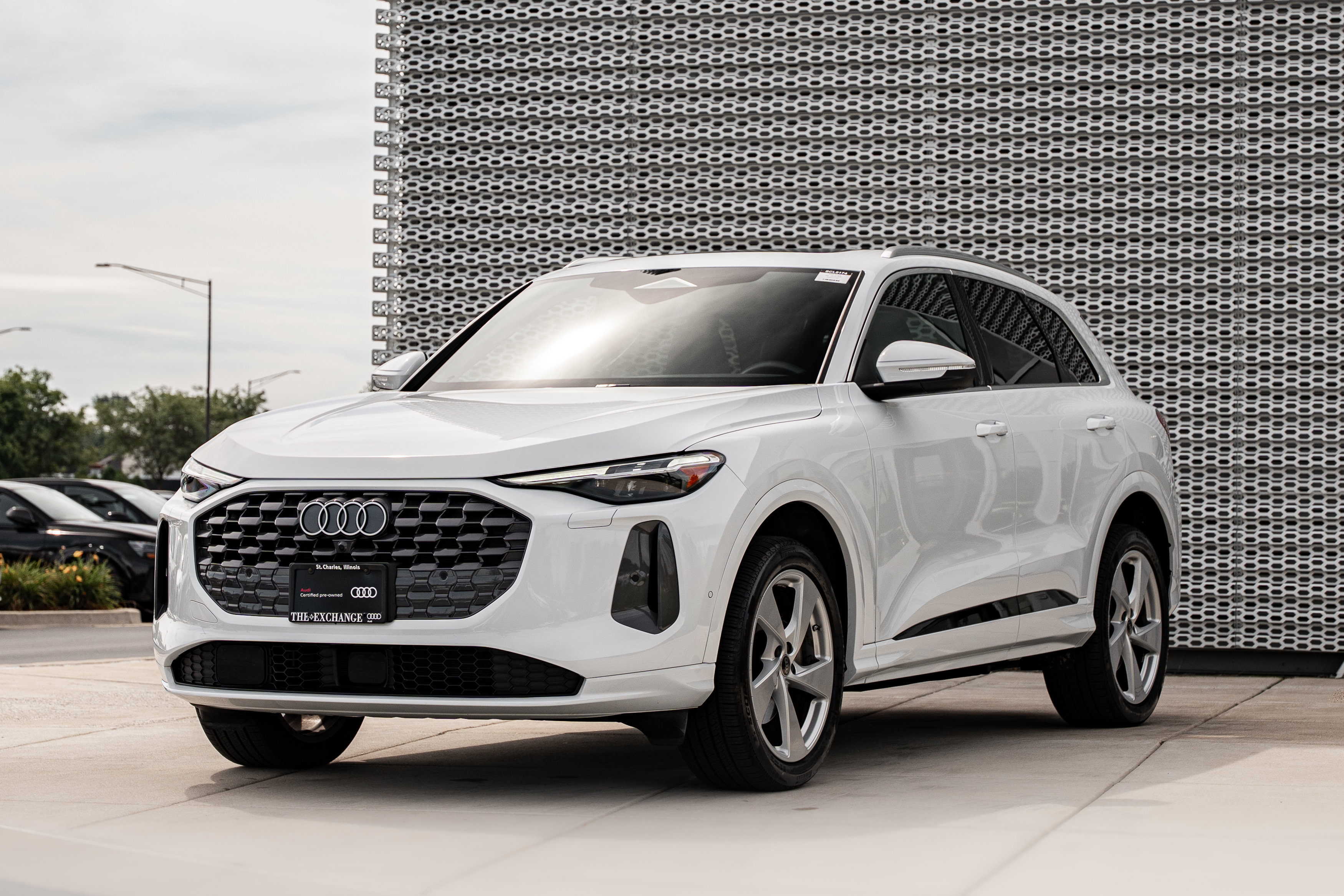 Certified 2025 Audi Q5 Premium Plus w/ Premium Plus AWD/4WD image 7