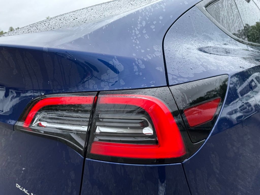 Used 2022 Tesla Model Y Long Range image 11