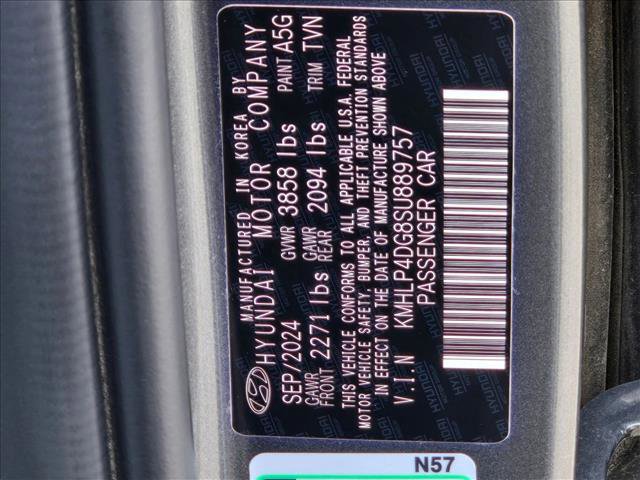 Used 2025 Hyundai Elantra Limited FWD image 28