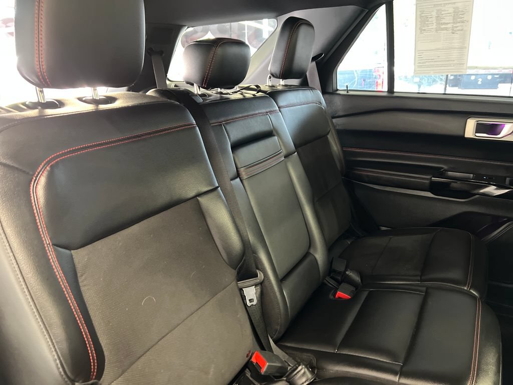Used 2023 Ford Explorer ST-Line w/ Class IV Trailer Tow Package AWD/4WD image 40