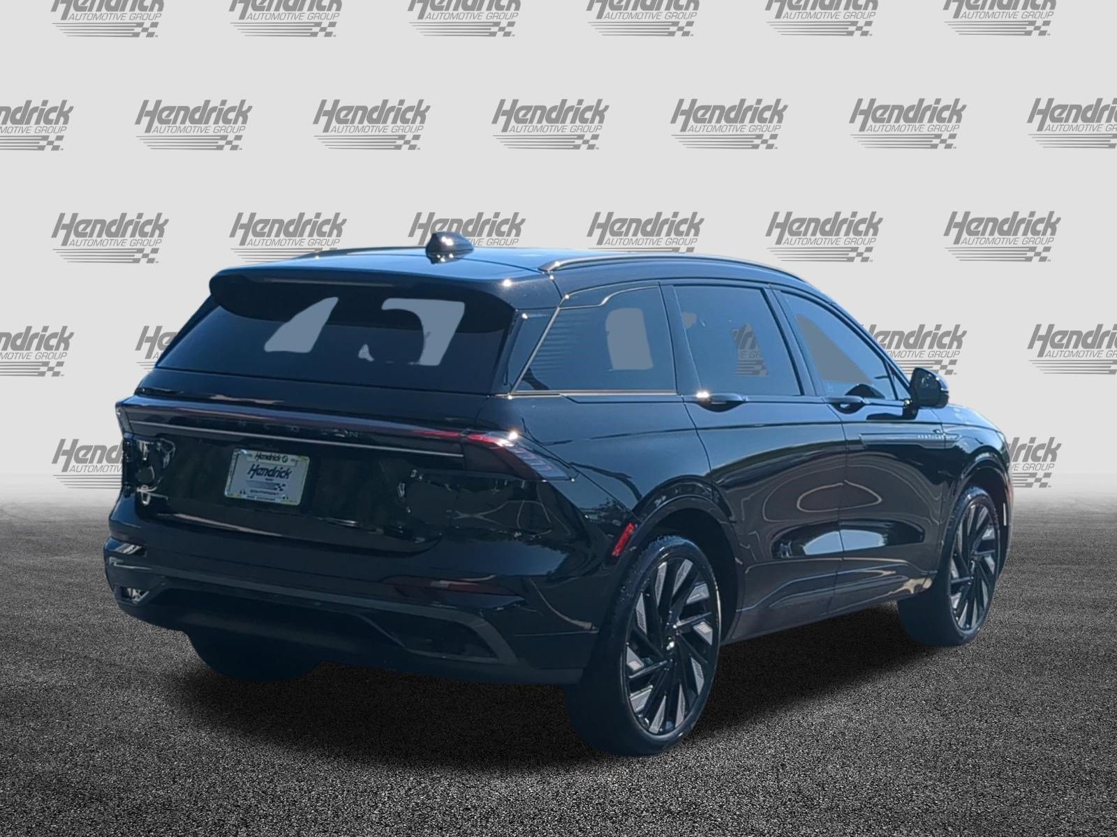 Used 2025 Lincoln Nautilus Reserve w/ Jet Appearance Package AWD/4WD image 10