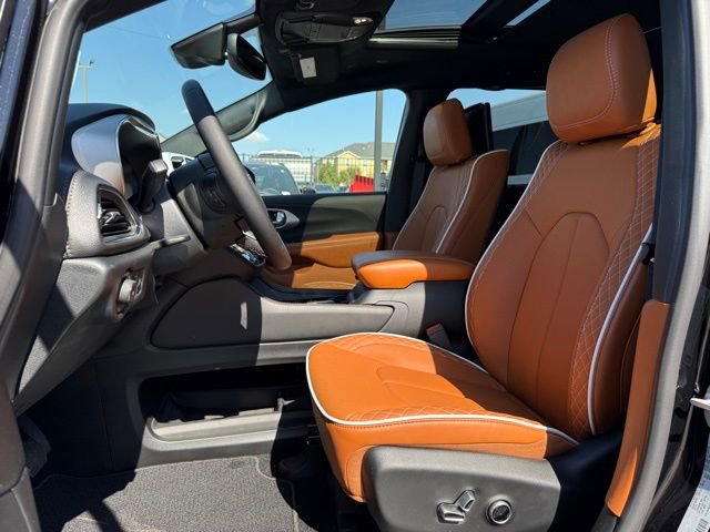 New 2026 Chrysler Pacifica Pinnacle image 14