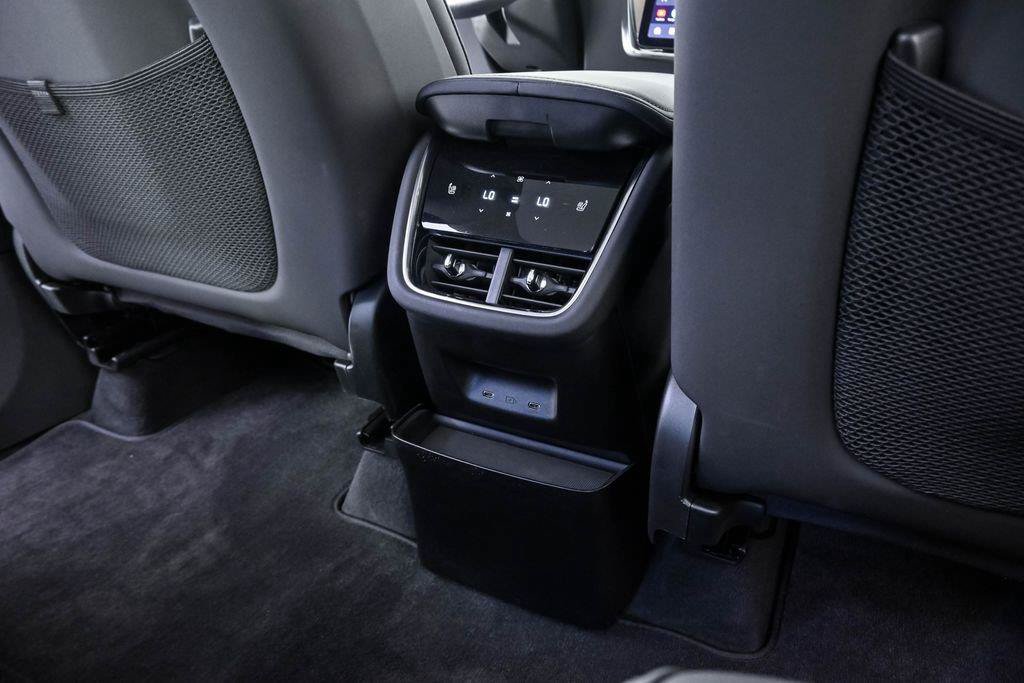 Certified 2025 Volvo EX90 Plus AWD/4WD image 21