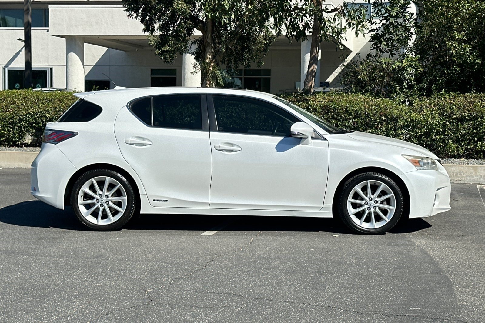 Used 2013 Lexus CT 200h FWD image 8