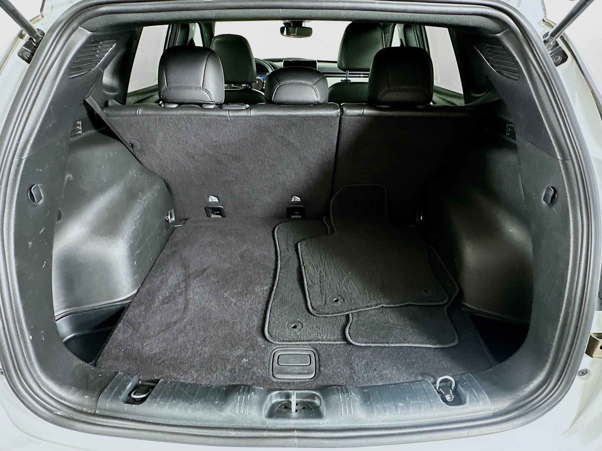 Used 2025 Jeep Compass Limited image 28