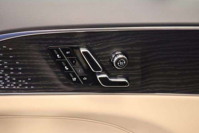 New 2026 Cadillac Lyriq V AWD/4WD image 9