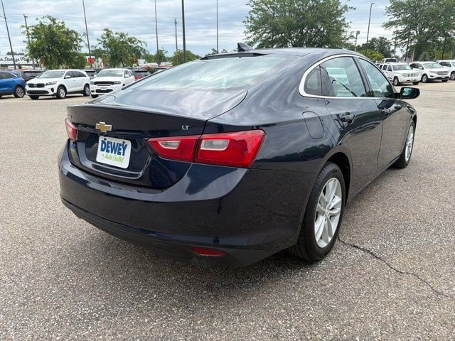 Used 2017 Chevrolet Malibu LT FWD image 5