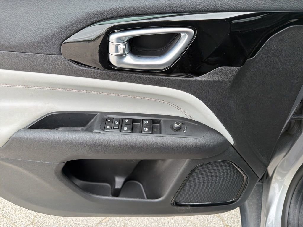 Used 2024 Jeep Compass Limited AWD/4WD image 9