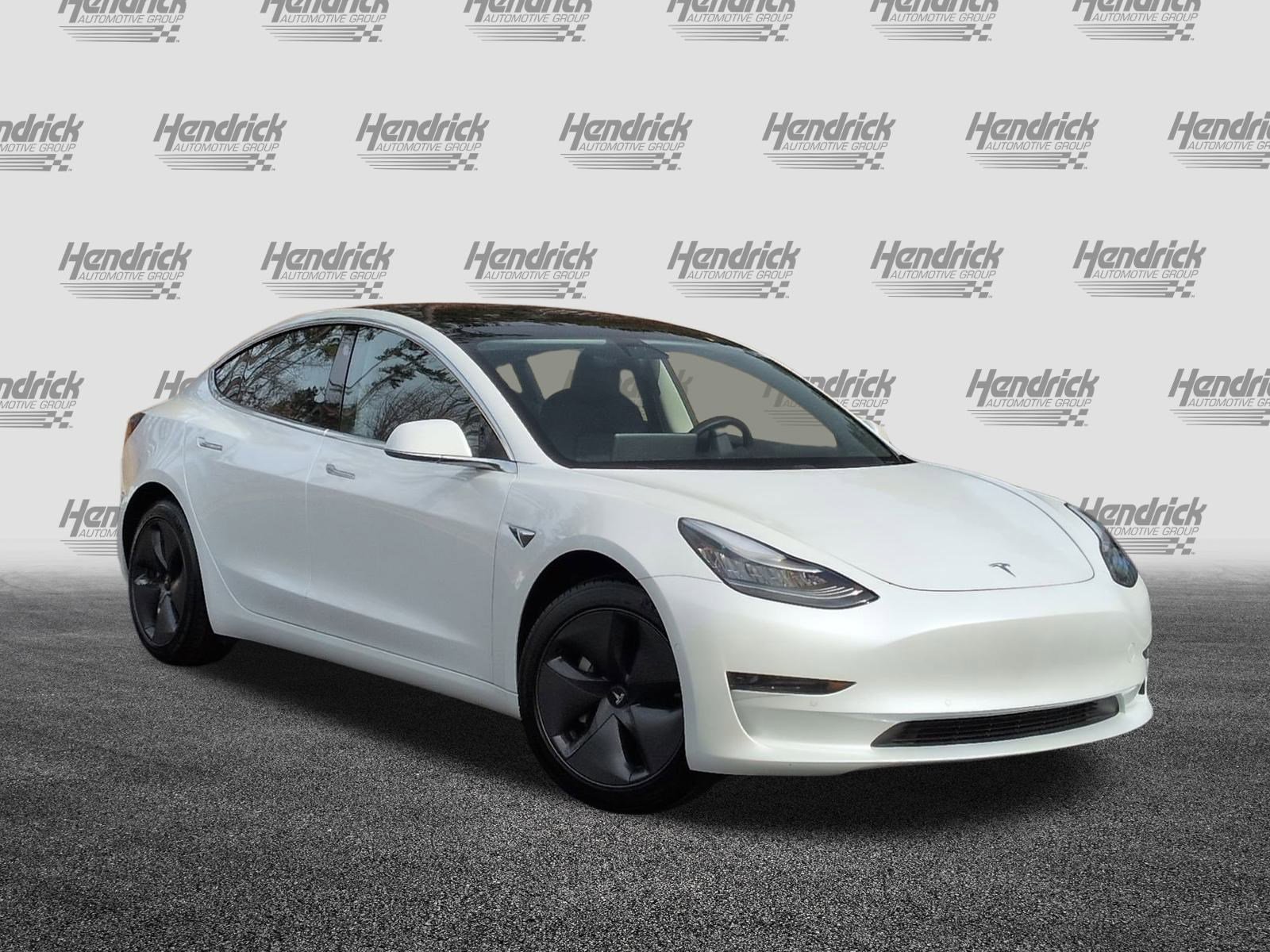 Used 2019 Tesla Model 3 Standard Range Plus image 2