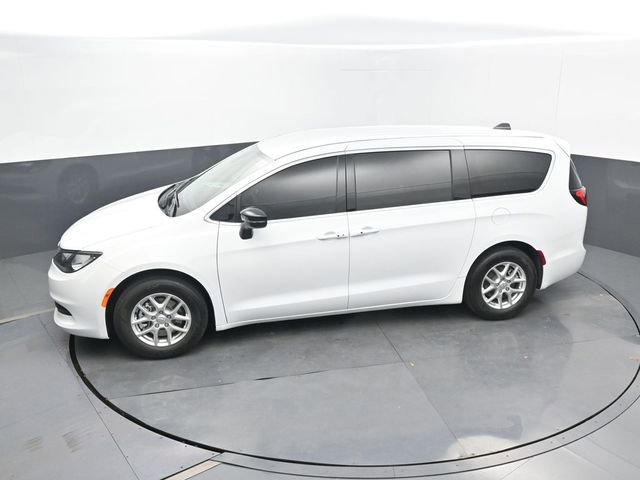 New 2025 Chrysler Voyager LX FWD image 47