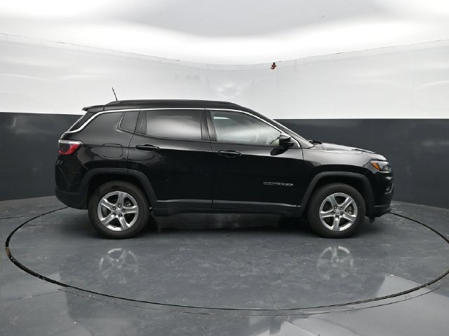 Used 2024 Jeep Compass Latitude AWD/4WD image 10