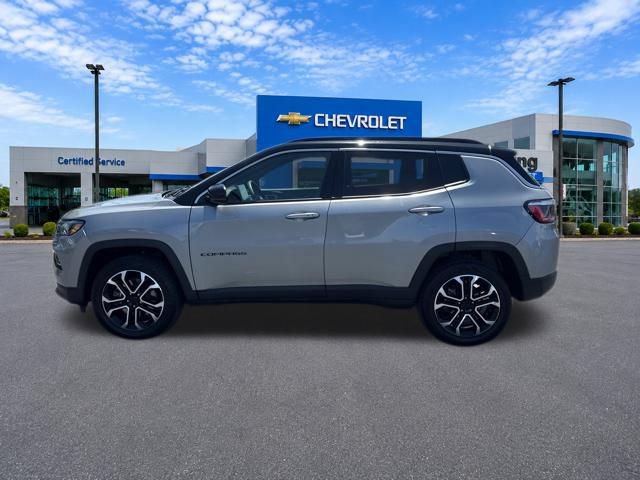 Used 2024 Jeep Compass Limited AWD/4WD image 4