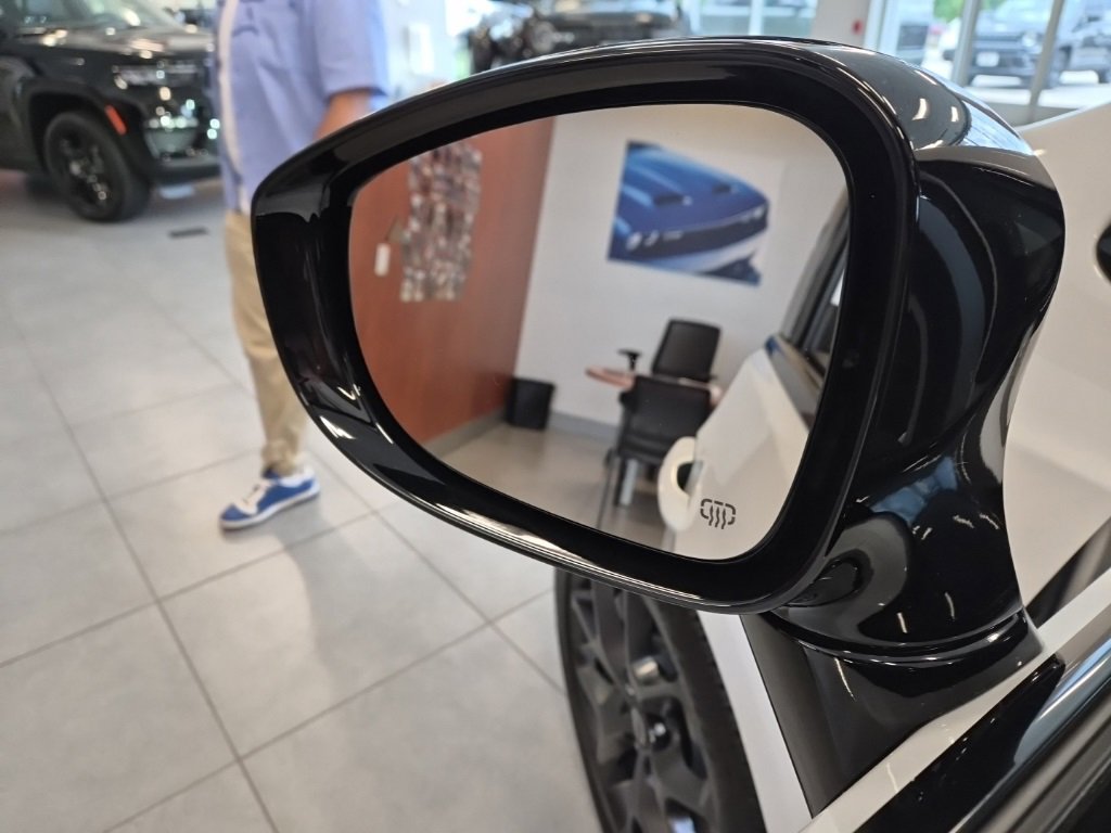 New 2026 Chrysler Pacifica Limited w/ S Appearance Package image 15