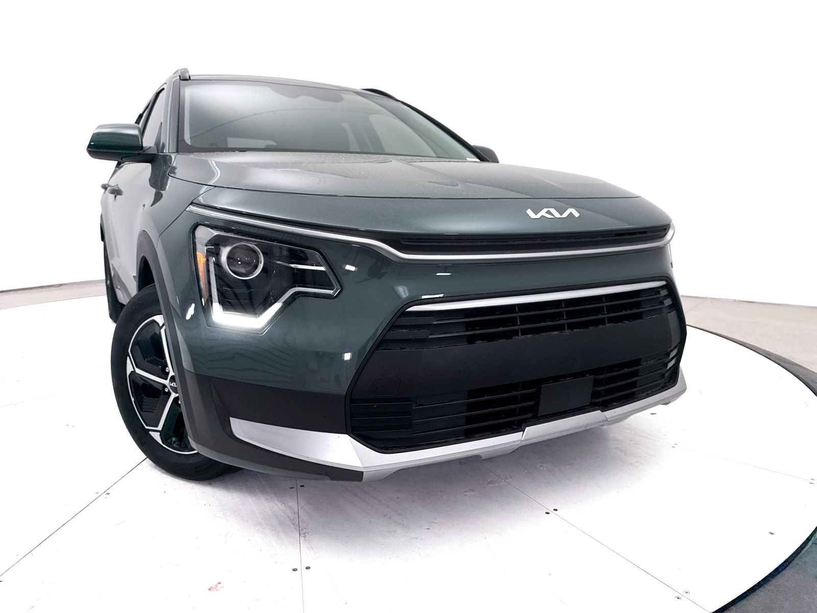 Certified 2023 Kia Niro EX FWD image 6