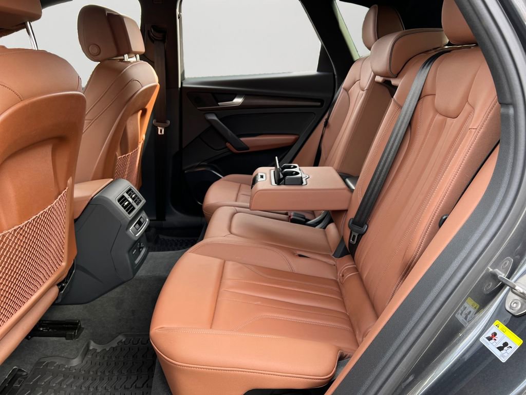 Used 2024 Audi Q5 2.0T Premium w/ Convenience Package image 10