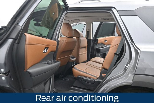 Used 2025 Nissan Pathfinder Platinum w/ Cargo Package AWD/4WD image 18