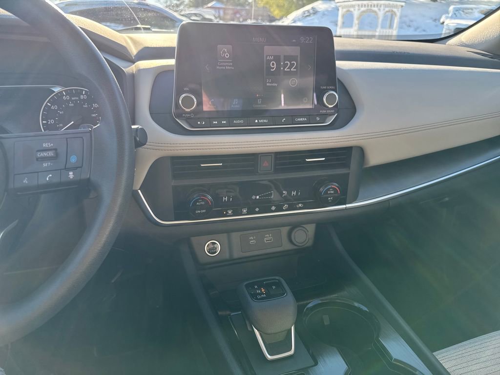 Used 2023 Nissan Rogue SV image 18