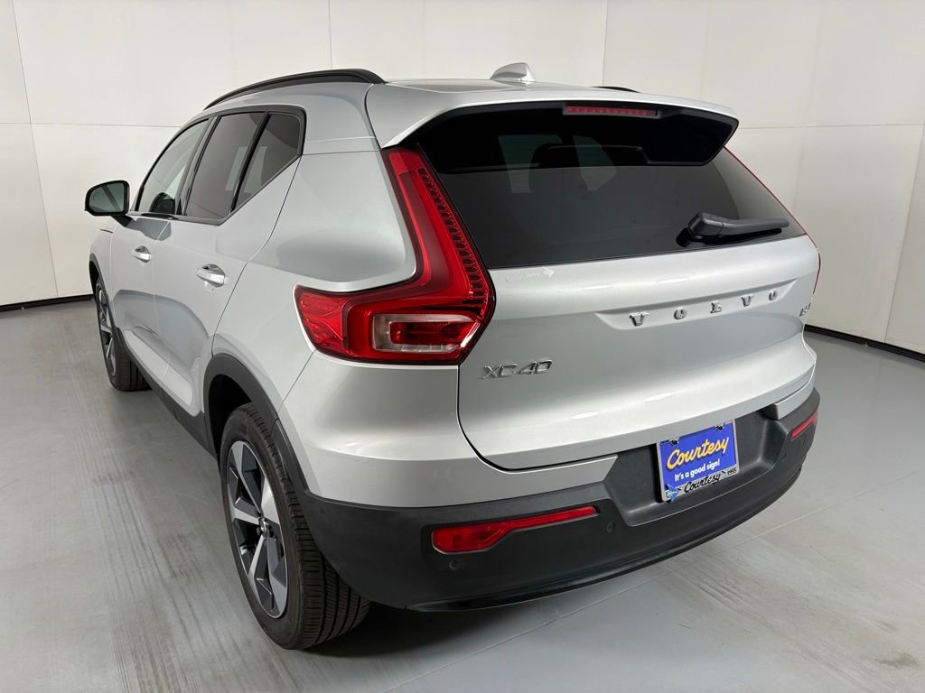 Used 2023 Volvo XC40 B5 Plus w/ Driver Assist Package image 6