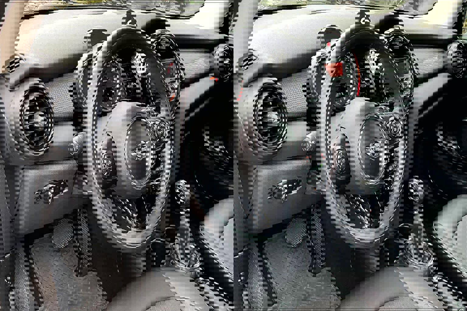 Used 2016 MINI Cooper 2-Door Hardtop image 18