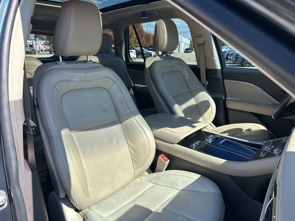 Used 2022 Lincoln Aviator Reserve w/ Elements Package Plus image 42