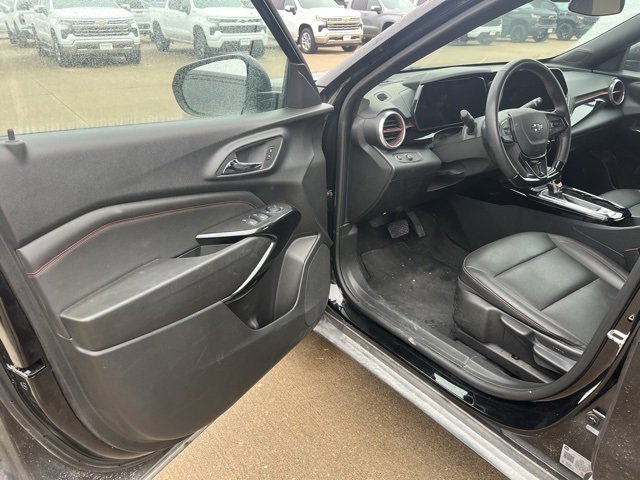 Used 2025 Chevrolet Trax RS w/ Driver Confidence Package image 7