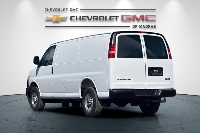 New 2026 GMC Savana 3500 w/ Driver Convenience Package RWD image 5