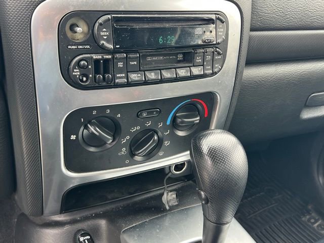 Used 2003 Jeep Liberty Limited AWD/4WD image 22