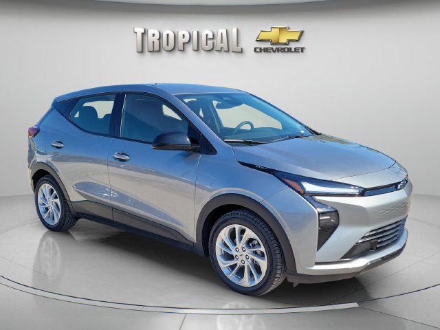 New 2027 Chevrolet Bolt LT w/ Comfort Package FWD image 4