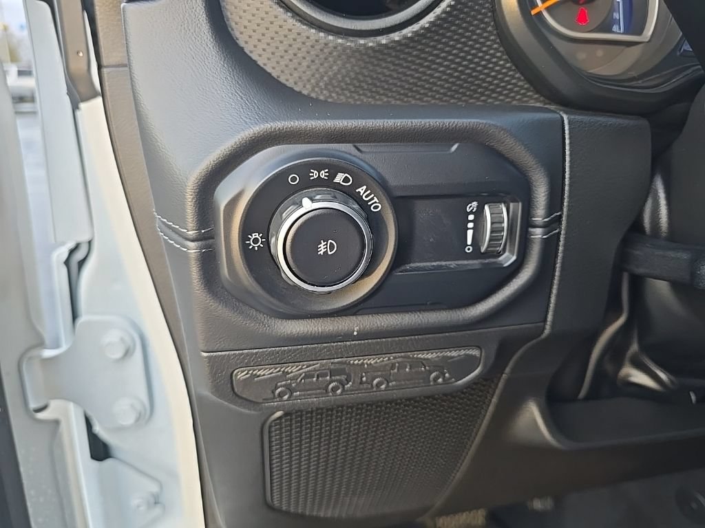 Used 2024 Jeep Wrangler Unlimited Rubicon AWD/4WD image 19