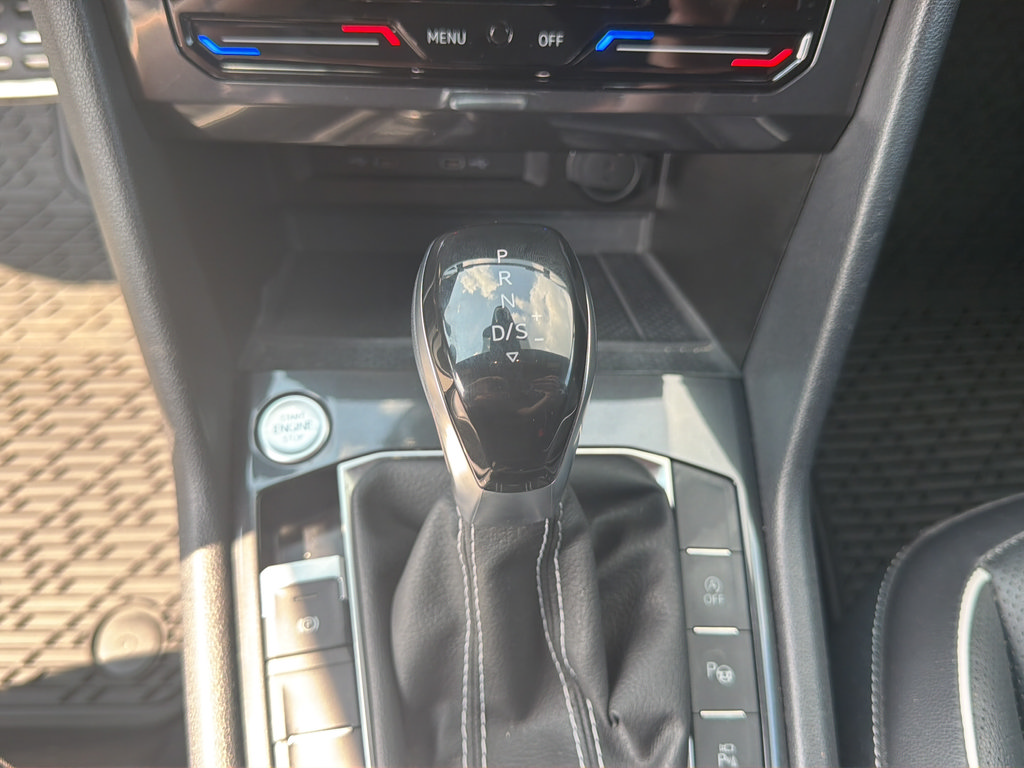 Used 2022 Volkswagen Tiguan SEL R-Line AWD/4WD image 28