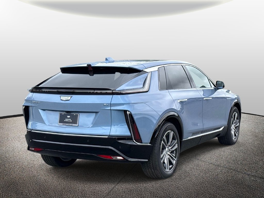 New 2027 Cadillac Lyriq Luxury w/ LPO, Floor Liner Package AWD/4WD image 2