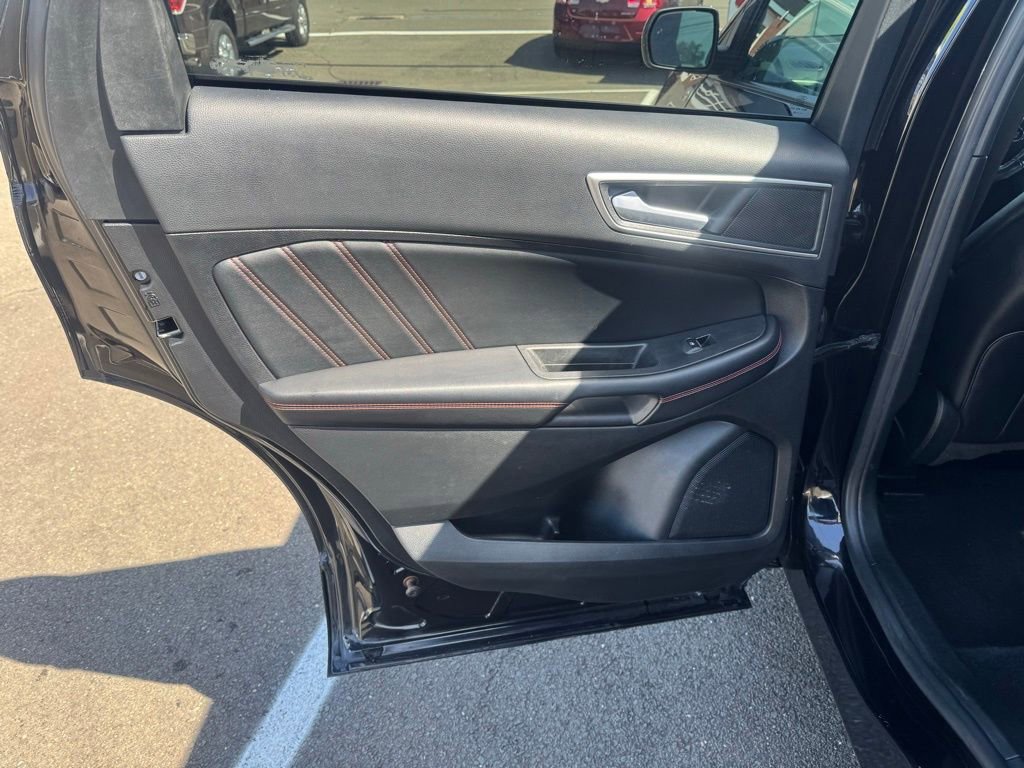 Used 2022 Ford Edge ST-Line AWD/4WD image 26