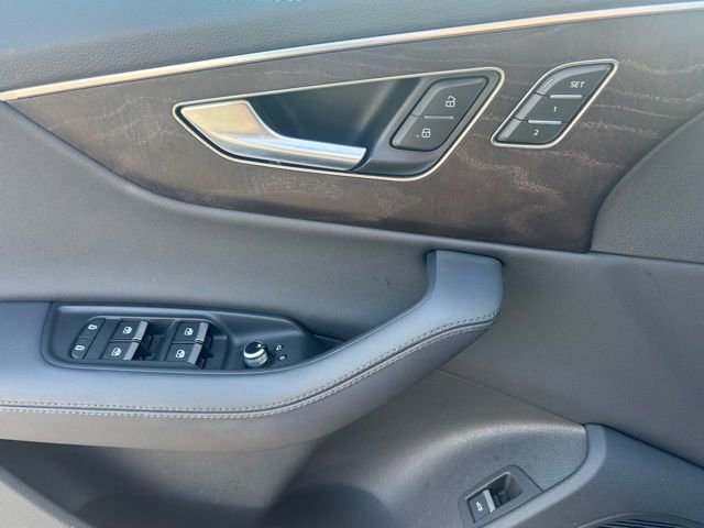 Used 2024 Audi Q7 3.0T Premium Plus image 11