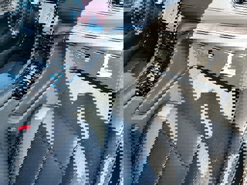 New 2025 Jeep Grand Cherokee Overland w/ Luxury Tech Group IV image 33