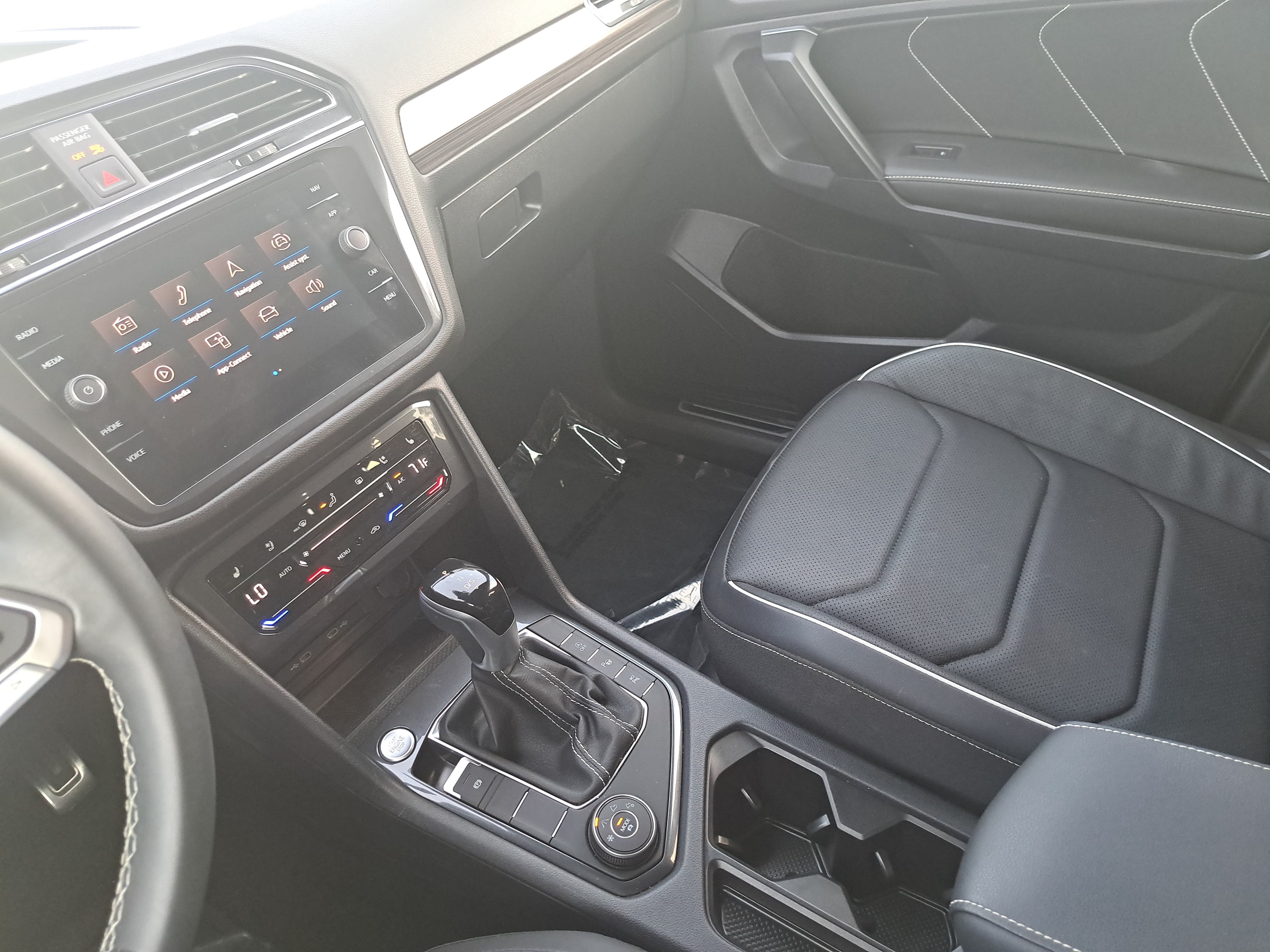 Certified 2023 Volkswagen Tiguan SEL R-Line AWD/4WD image 26