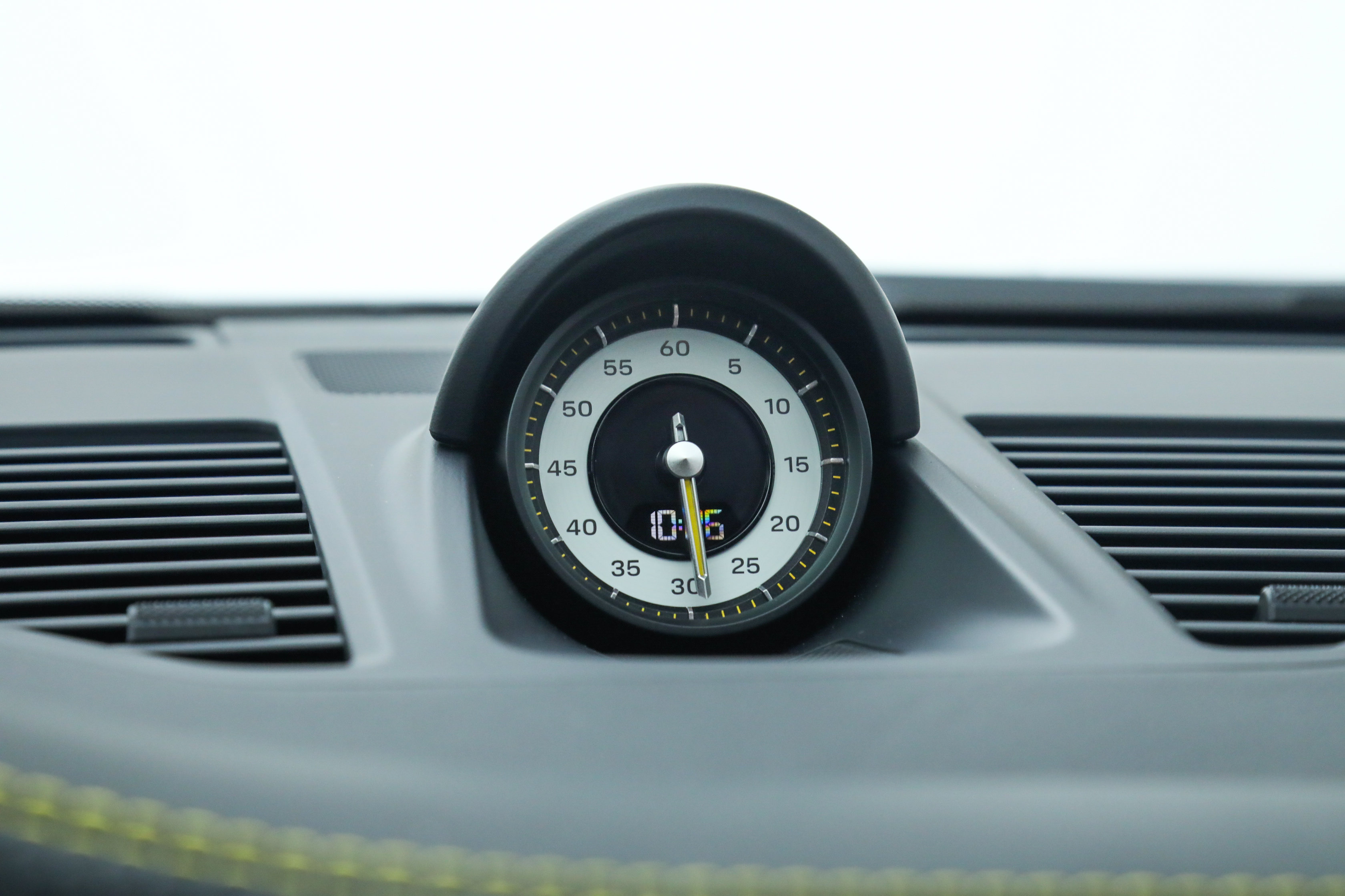 Used 2026 Porsche 911 GT3 RWD image 33