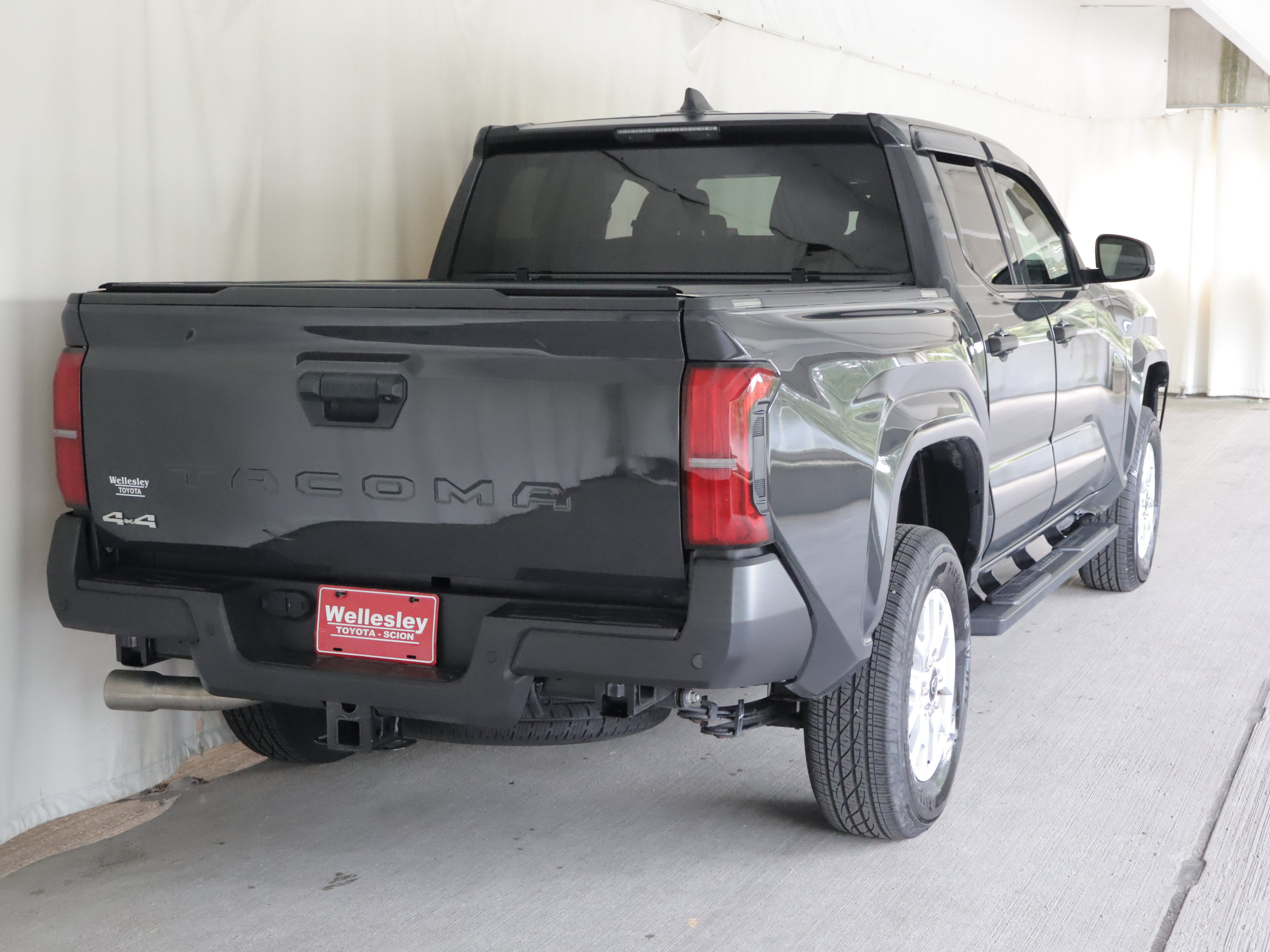 Used 2025 Toyota Tacoma SR AWD/4WD image 6