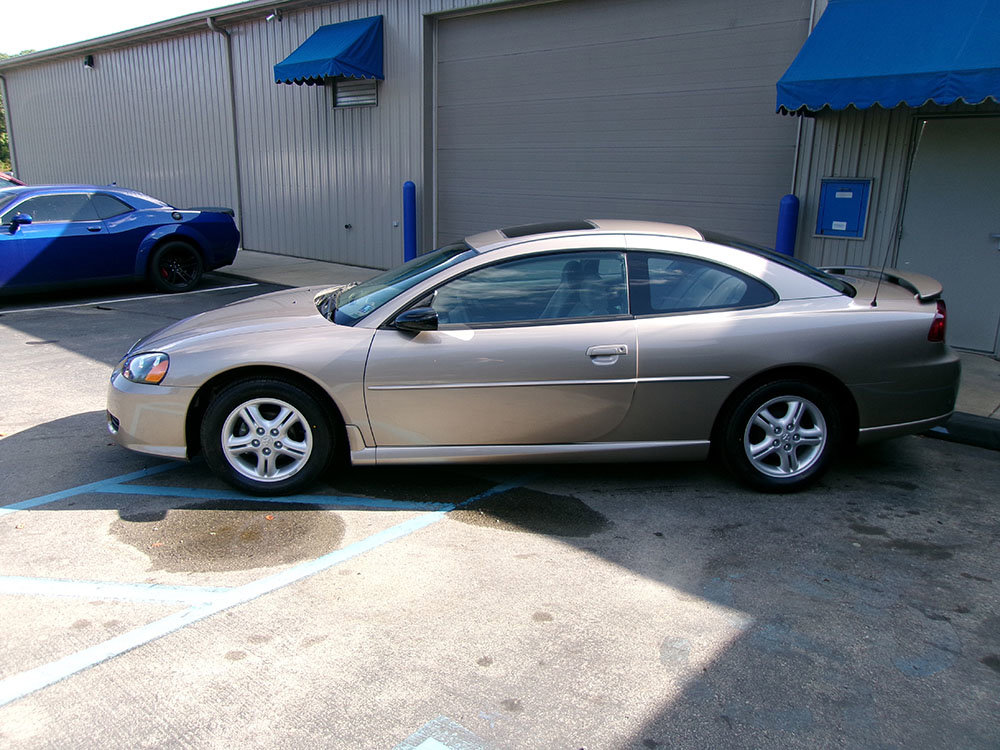 Used 2003 Dodge Stratus SE image 3